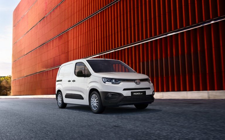 Nuovo Toyota Proace City: immagini ufficiali