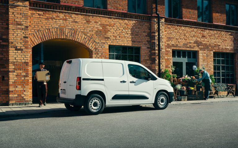Nuovo Toyota Proace City: immagini ufficiali