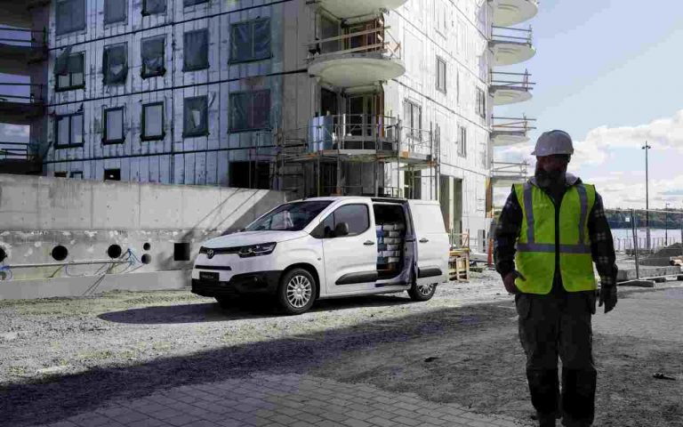 Nuovo Toyota Proace City: immagini ufficiali