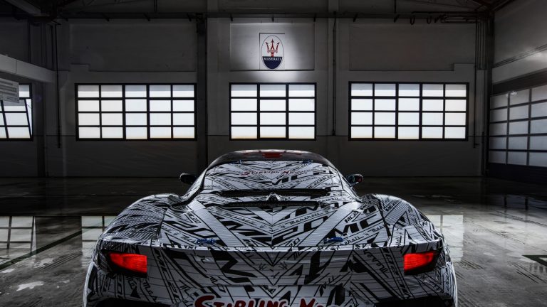Maserati: una MC20 per ricordare Stirling Moss