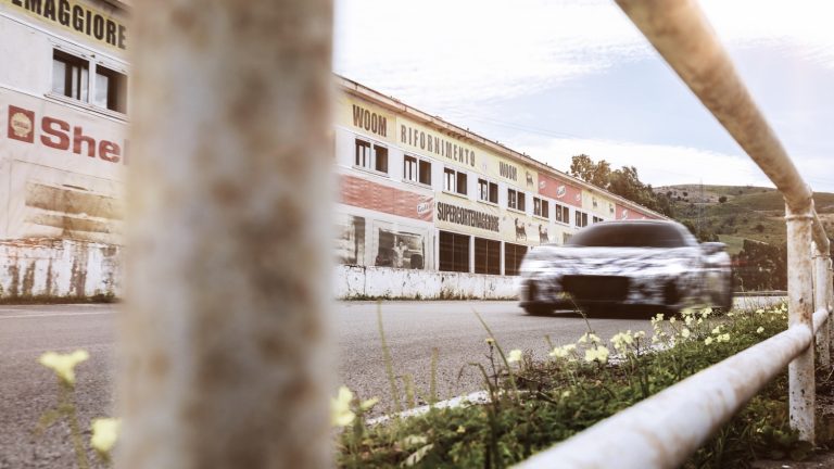 La Maserati MC20 celebra l’80° anniversario della vittoria alla Targa Florio