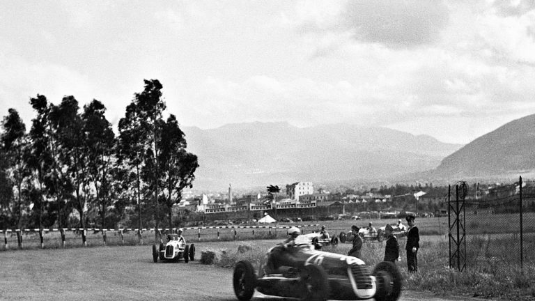La Maserati MC20 celebra l’80° anniversario della vittoria alla Targa Florio