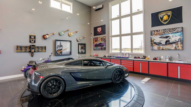 La Casa-garage da sogno costruita in pista