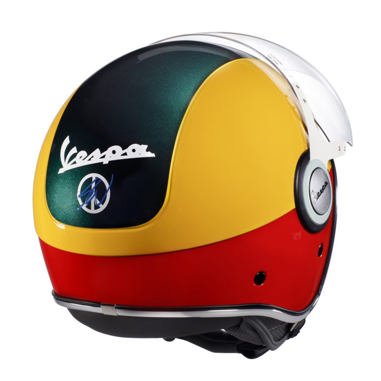 Piaggio Vespa Primavera Sean Wotherspoon