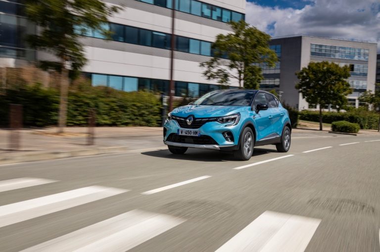 Renault Captur E-Tech Plug-in Hybrid 2020: immagini ufficiali