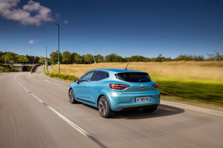Renault Clio E-Tech Hybrid 2020: immagini ufficiali