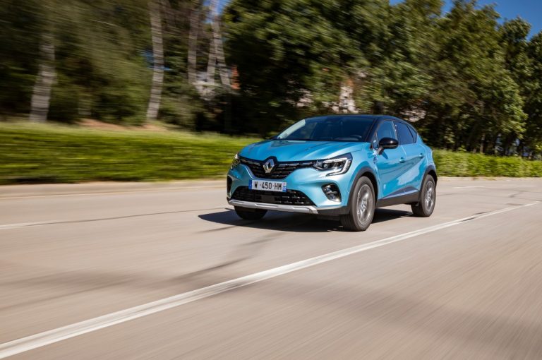 Renault Captur E-Tech Plug-in Hybrid 2020: immagini ufficiali