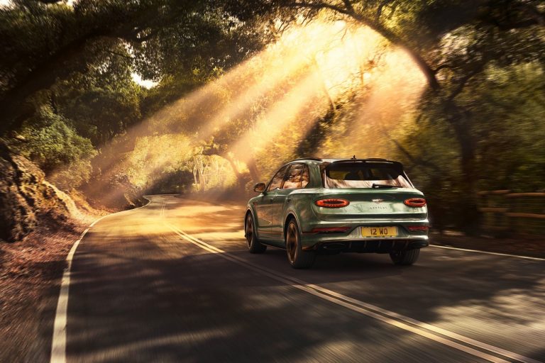 Bentley Bentayga 2021: immagini ufficiali