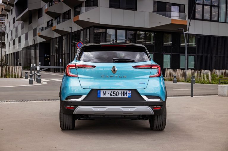 Renault Captur E-Tech Plug-in Hybrid 2020: immagini ufficiali