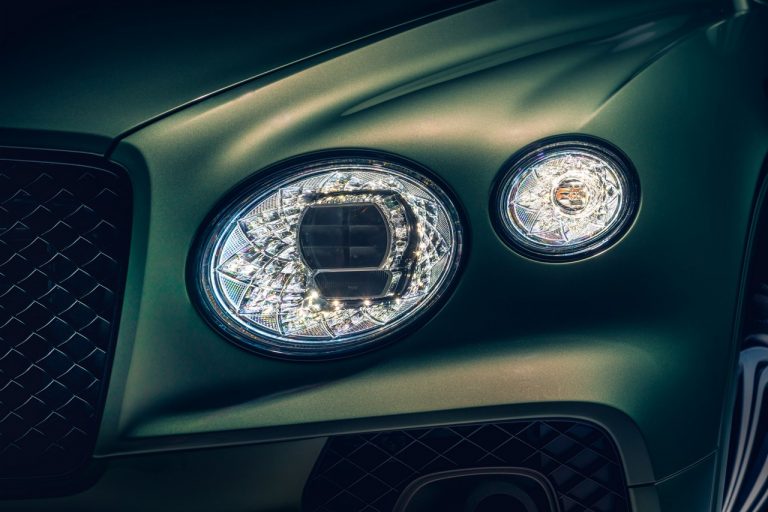 Bentley Bentayga 2021: immagini ufficiali