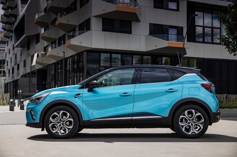 Renault Captur E-Tech Plug-in Hybrid 2020: immagini ufficiali