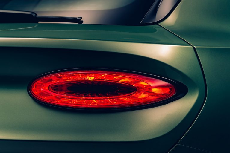 Bentley Bentayga 2021: immagini ufficiali