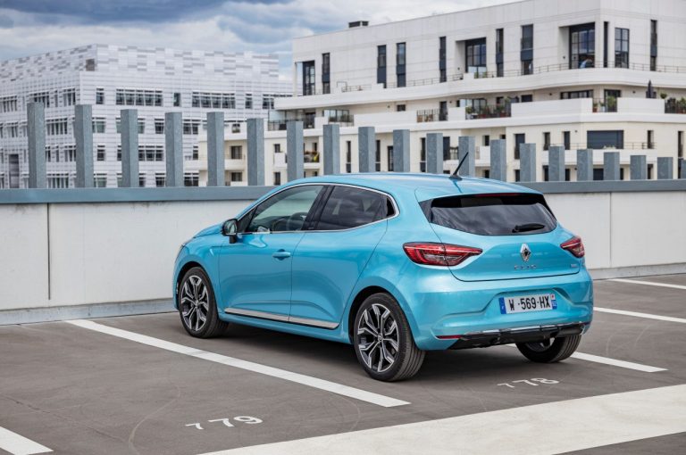 Renault Clio E-Tech Hybrid 2020: immagini ufficiali