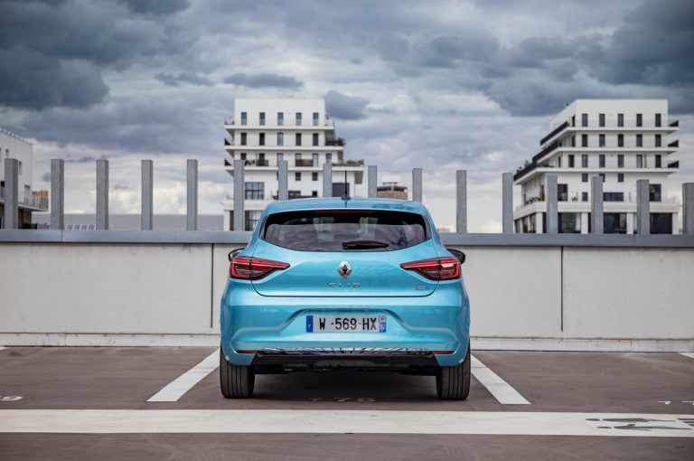 Renault Clio E-Tech Hybrid 2020: immagini ufficiali