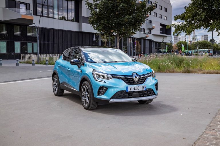 Renault Captur E-Tech Plug-in Hybrid 2020: immagini ufficiali