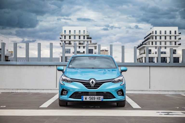 Renault Clio E-Tech Hybrid 2020: immagini ufficiali
