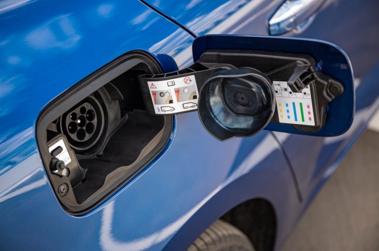 Renault Mégane E-Tech Plug-in Hybrid 2020: immagini ufficiali