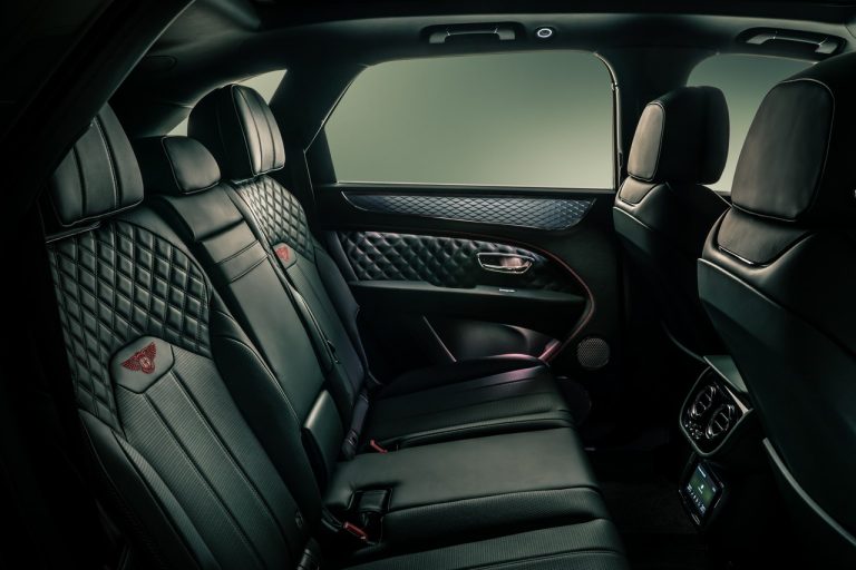 Bentley Bentayga 2021: immagini ufficiali