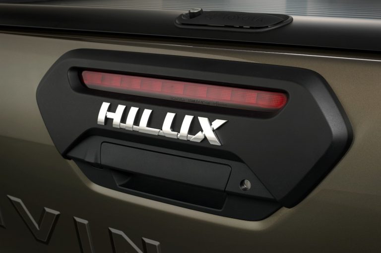 Toyota Hilux 2020: immagini ufficiali
