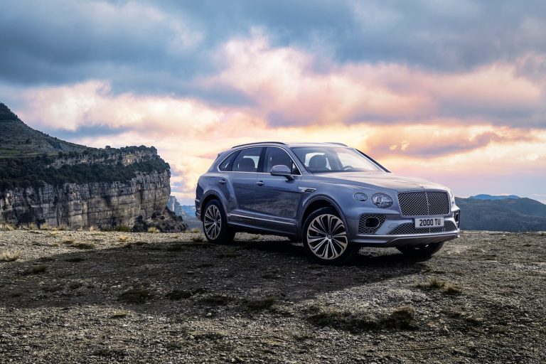 Bentley Bentayga 2021: immagini ufficiali