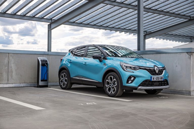 Renault Captur E-Tech Plug-in Hybrid 2020: immagini ufficiali