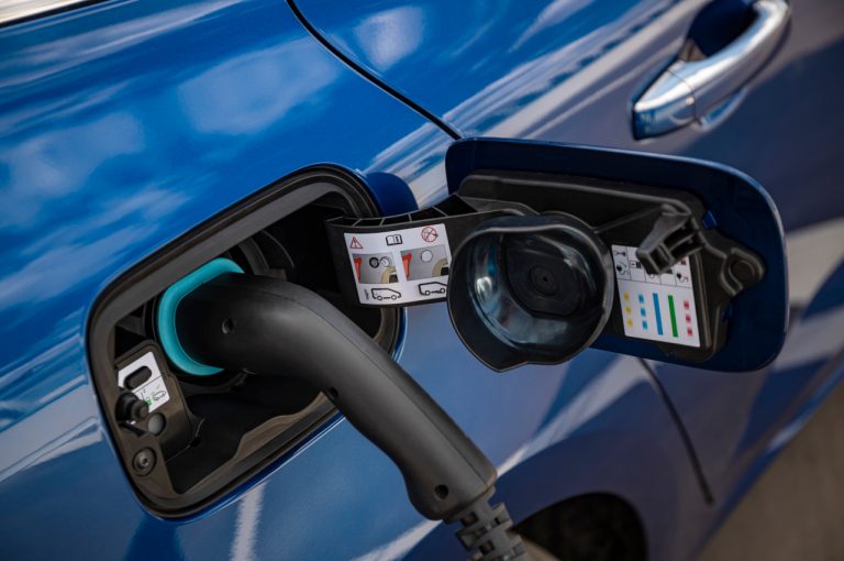 Renault Mégane E-Tech Plug-in Hybrid 2020: immagini ufficiali