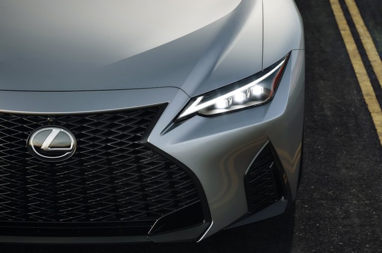 Lexus IS 2020: immagini ufficiali