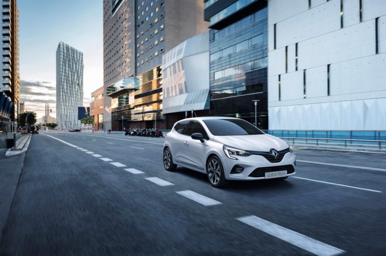 Renault Clio E-Tech Hybrid 2020: immagini ufficiali