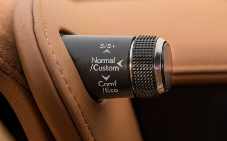 Lexus LC Coupé Model Year 2021: immagini ufficiali