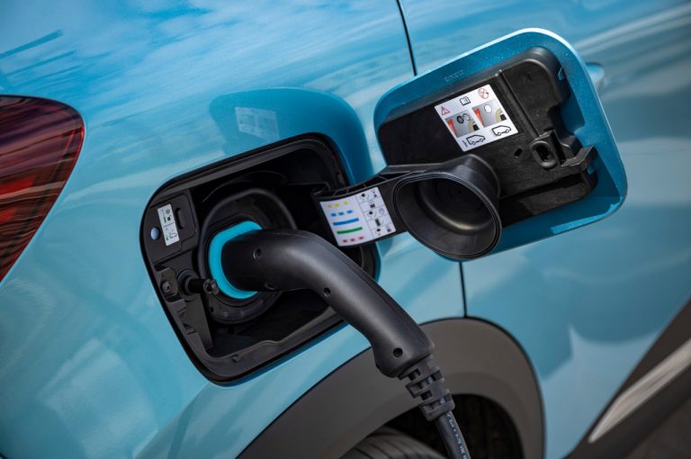 Renault Captur E-Tech Plug-in Hybrid 2020: immagini ufficiali