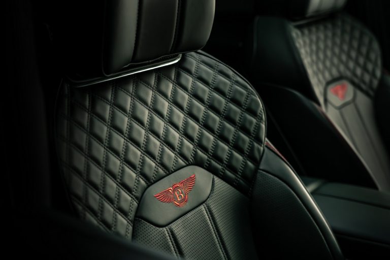 Bentley Bentayga 2021: immagini ufficiali