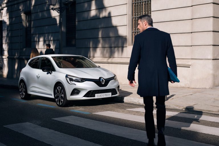 Renault Clio E-Tech Hybrid 2020: immagini ufficiali