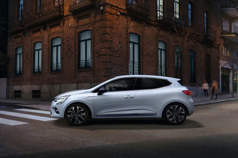 Renault Clio E-Tech Hybrid 2020: immagini ufficiali