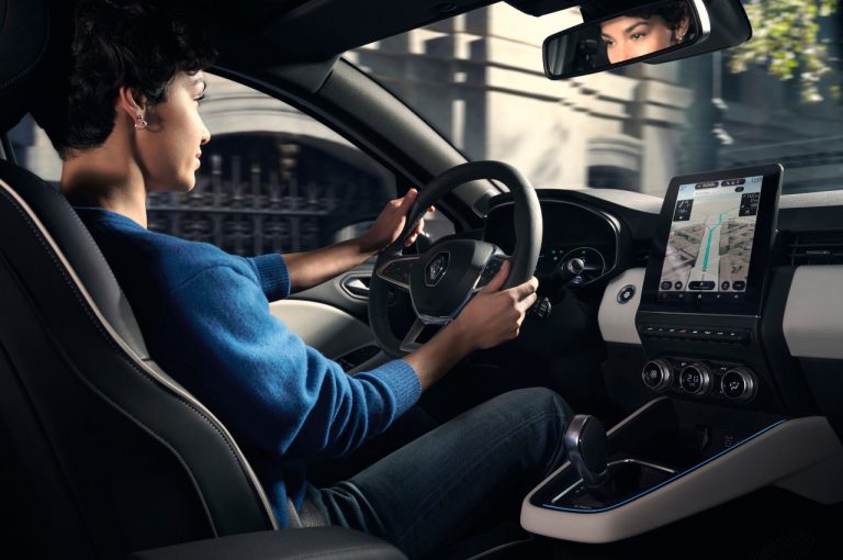 Renault Clio E-Tech Hybrid 2020: immagini ufficiali