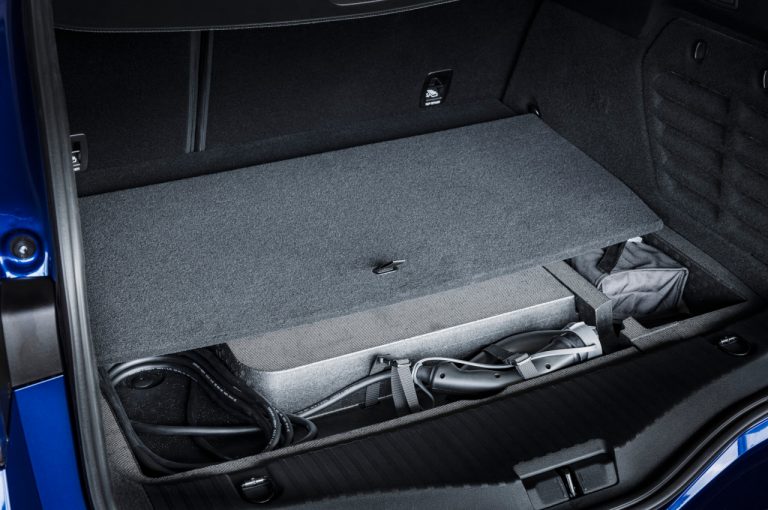 Renault Mégane E-Tech Plug-in Hybrid 2020: immagini ufficiali
