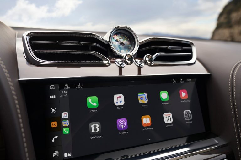 Bentley Bentayga 2021: immagini ufficiali