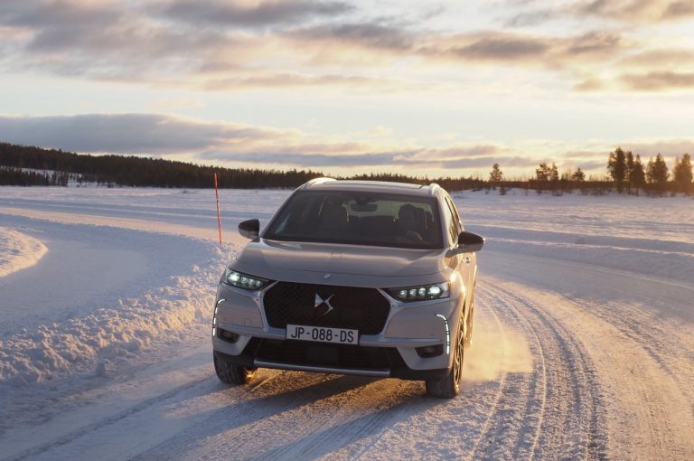 DS7 Crossback E-Tense 225: immagini ufficiali