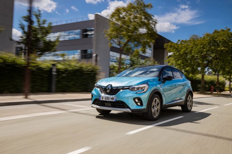 Renault Captur E-Tech Plug-in Hybrid 2020: immagini ufficiali