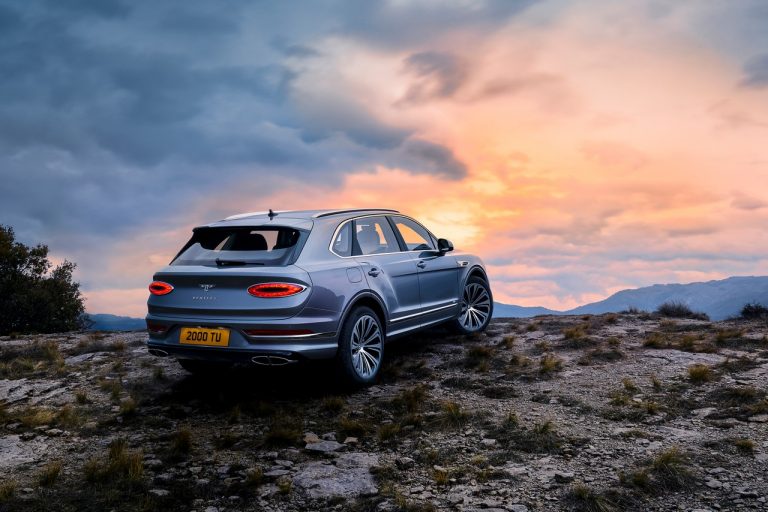 Bentley Bentayga 2021: immagini ufficiali