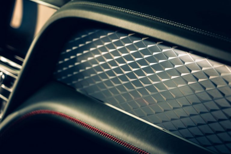 Bentley Bentayga 2021: immagini ufficiali
