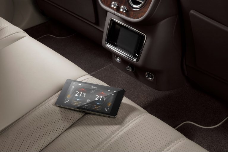 Bentley Bentayga 2021: immagini ufficiali