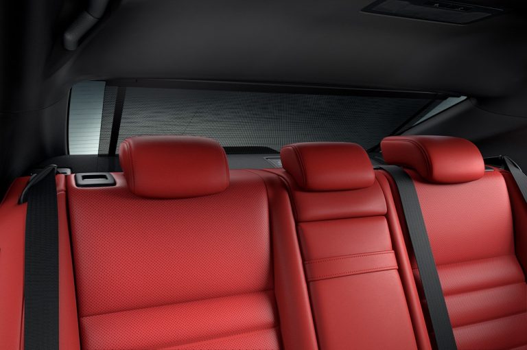 Lexus IS 2020: immagini ufficiali