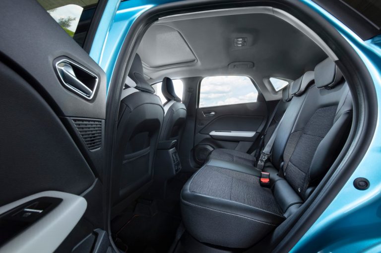 Renault Captur E-Tech Plug-in Hybrid 2020: immagini ufficiali