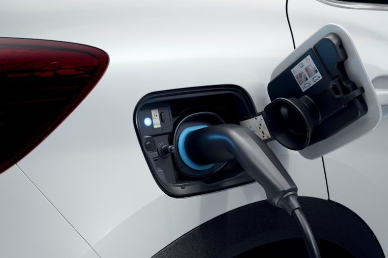 Renault Captur E-Tech Plug-in Hybrid 2020: immagini ufficiali