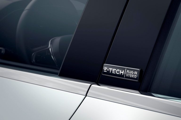 Renault Captur E-Tech Plug-in Hybrid 2020: immagini ufficiali