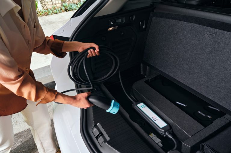 Renault Mégane E-Tech Plug-in Hybrid 2020: immagini ufficiali