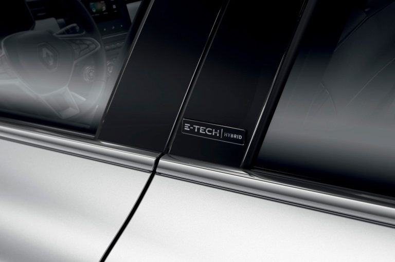 Renault Clio E-Tech Hybrid 2020: immagini ufficiali