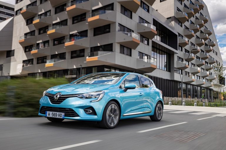 Renault Clio E-Tech Hybrid 2020: immagini ufficiali