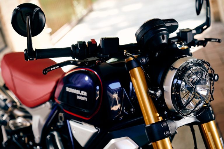 Ducati Scrambler 1100 serie speciale Scuderia Club Italia