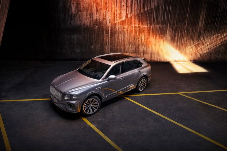 Bentley Bentayga 2021: immagini ufficiali